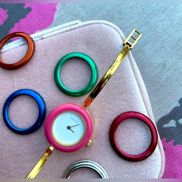Gucci bangle watch with beautiful faces❤️💚💙🤍🧡 - Picture 5 of 15